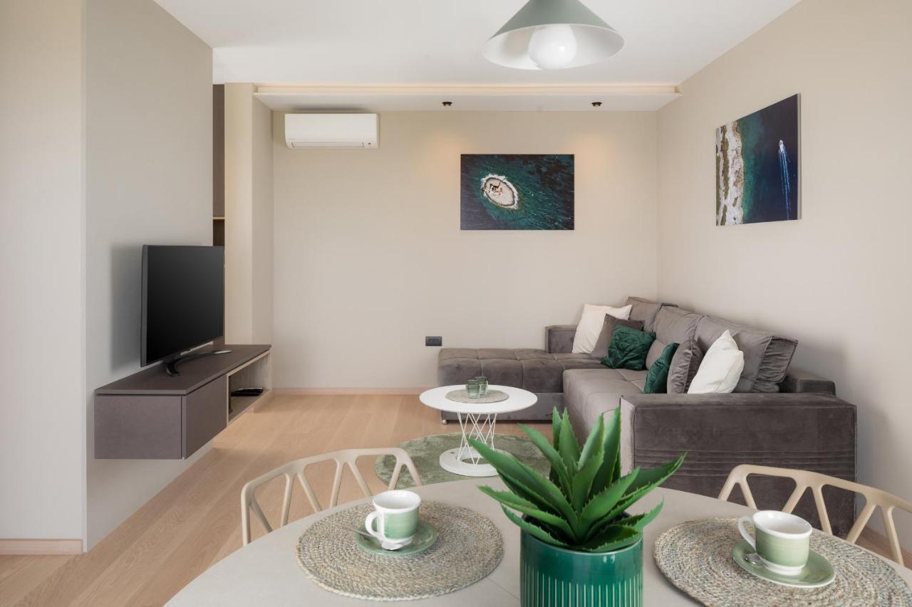 Luxury Apartment Bianco Pula Exterior photo