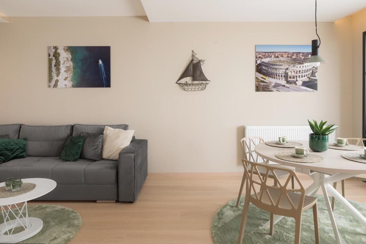 Luxury Apartment Bianco Pula Exterior photo